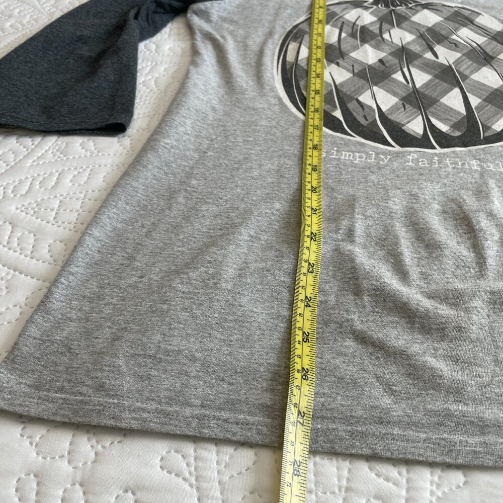 Simply Blessed T-Shirt M - Picture 6 of 8